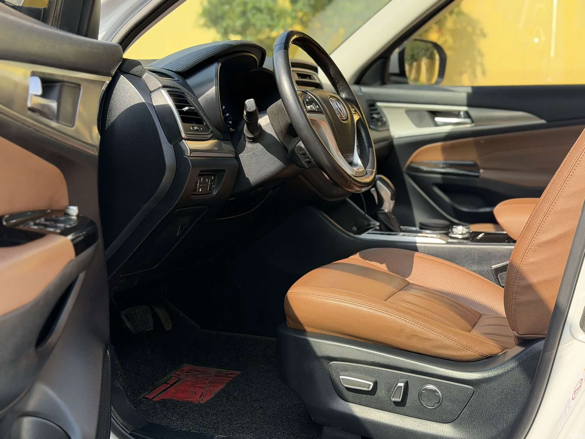 Changan CS95, 2017 3