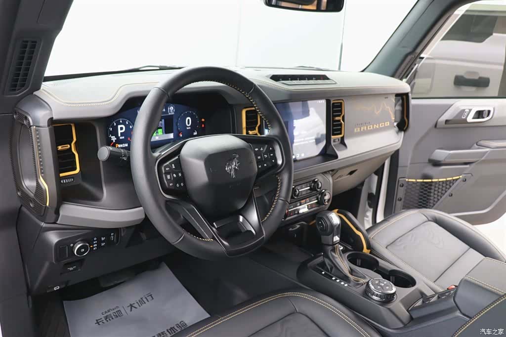 Ford Bronco, 2026 12