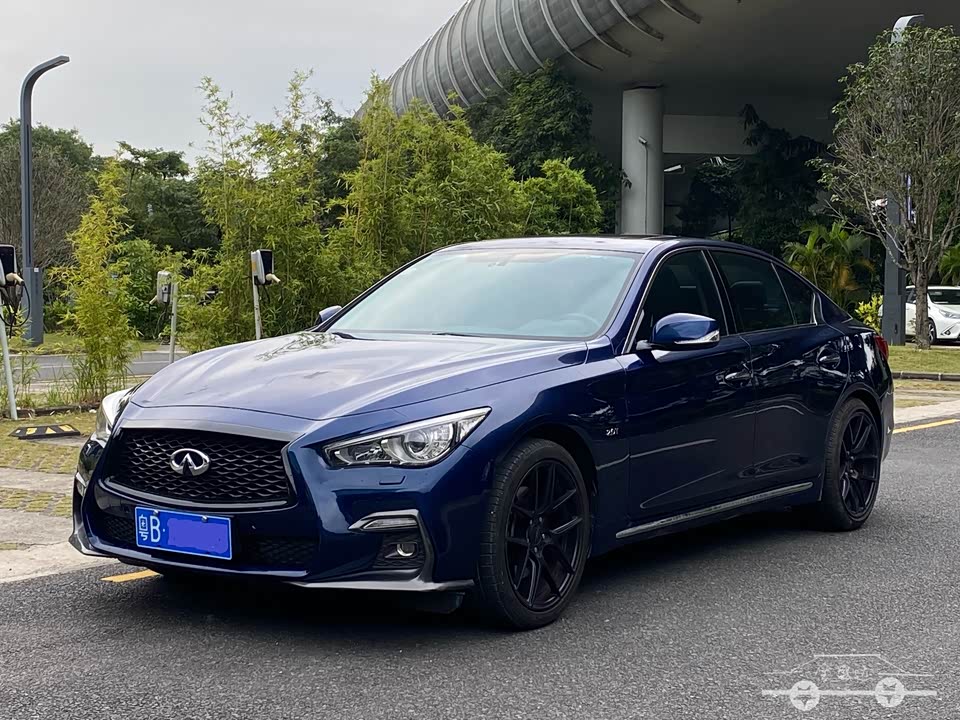 Infiniti Q50L