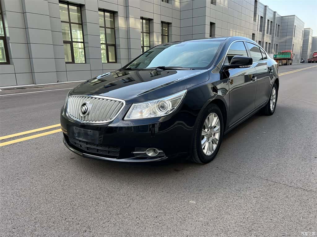 Buick LaCrosse, 2012 1
