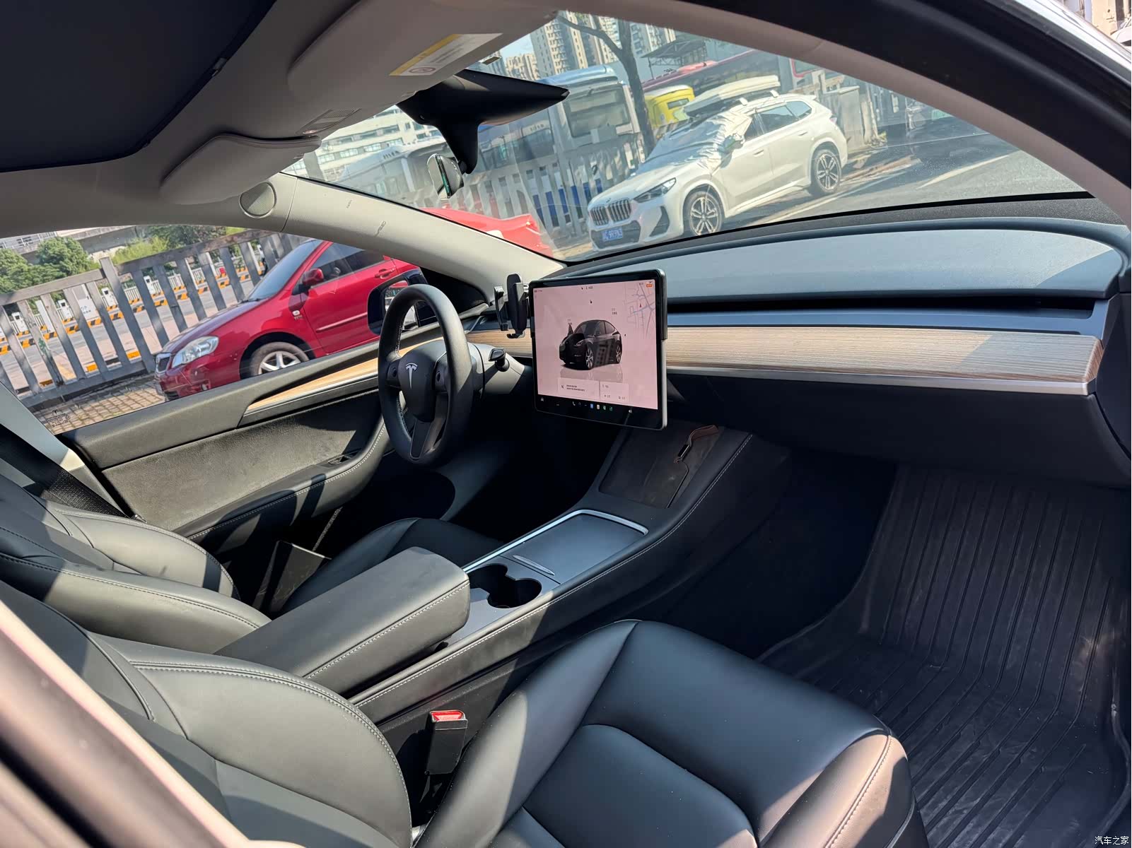 Tesla Model Y, 2023 14