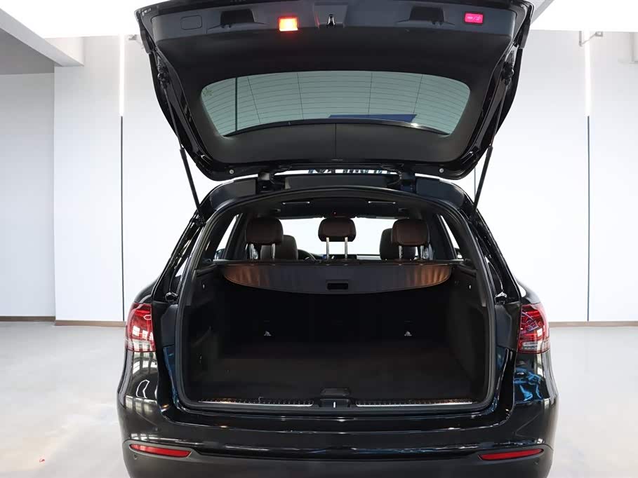 Mercedes-Benz GLC Mercedes-Benz GLC
