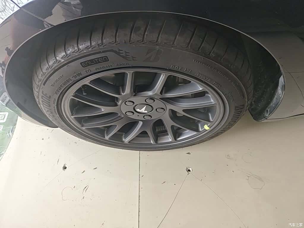 Tesla Model 3, 2025 23