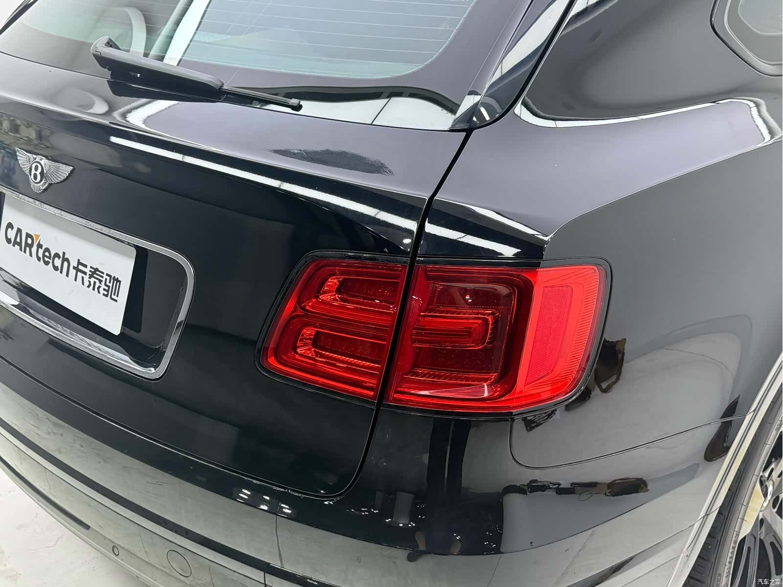 Bentley Bentayga, 2018 24