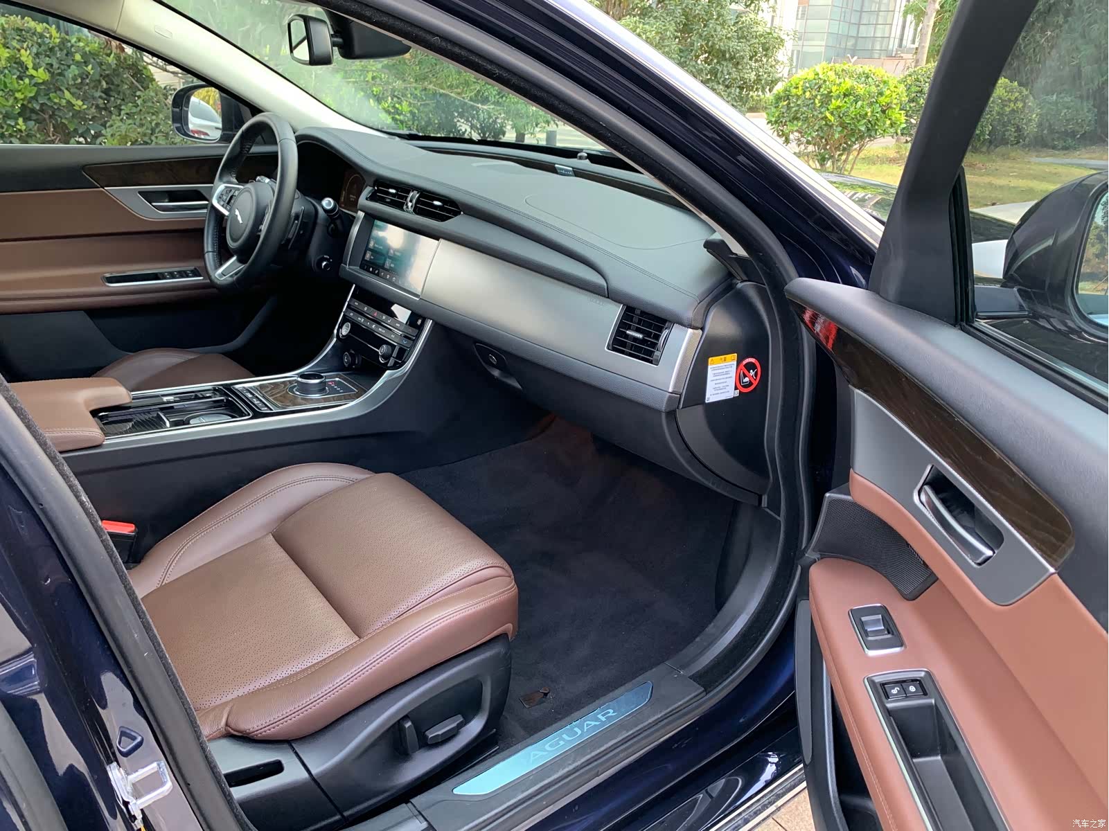 Land Rover XFL, 2019 11