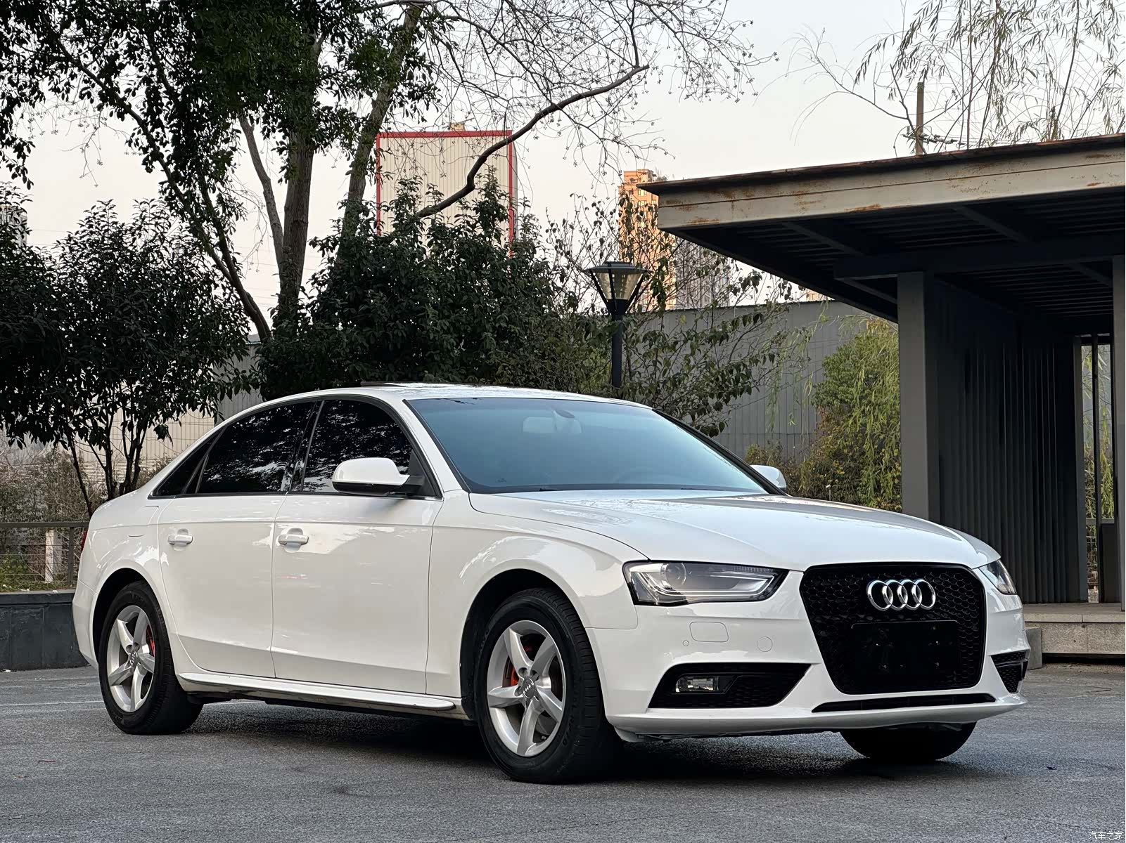 Audi A4L, 2016 1