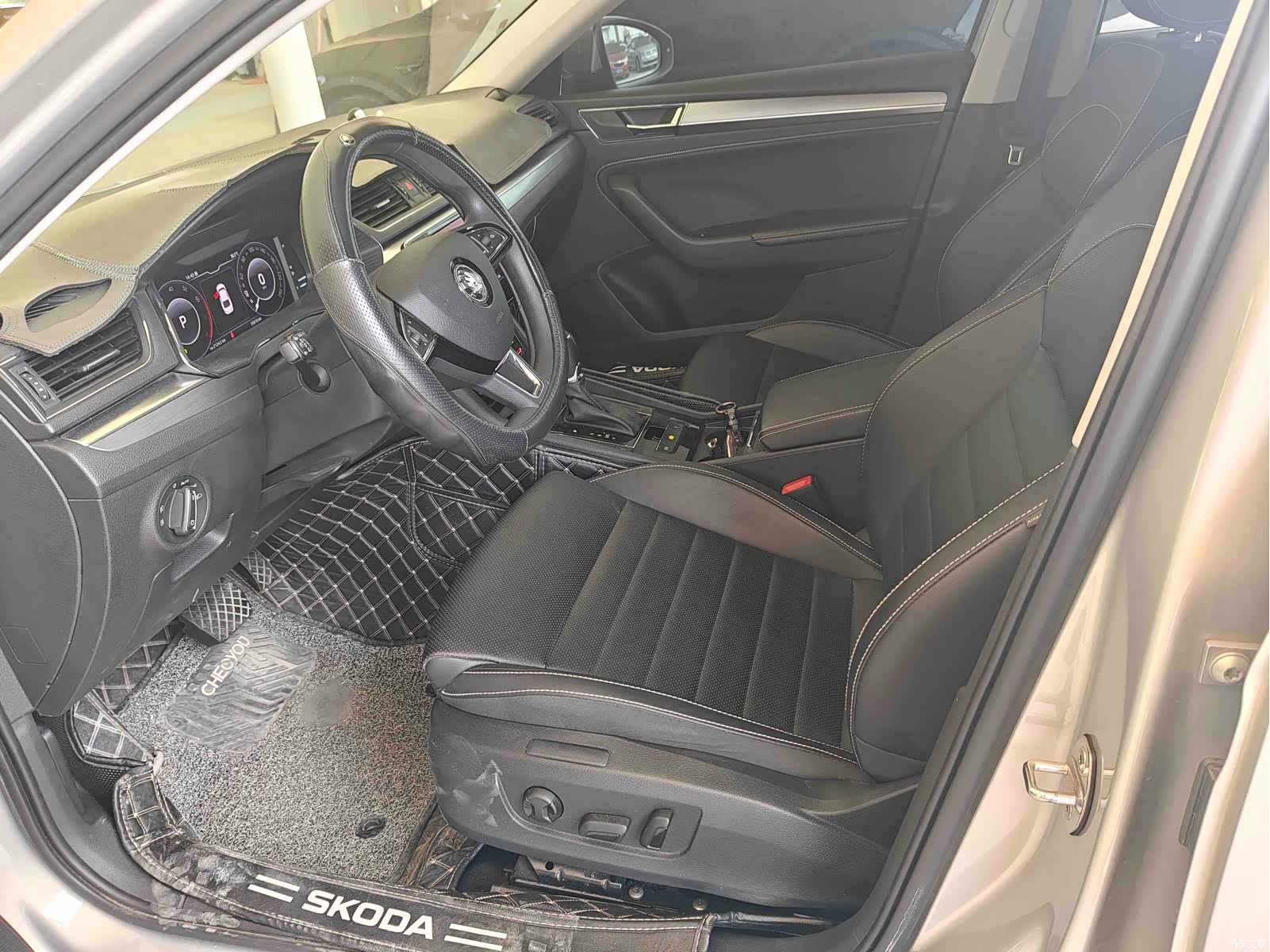 Skoda Superb, 2021 8