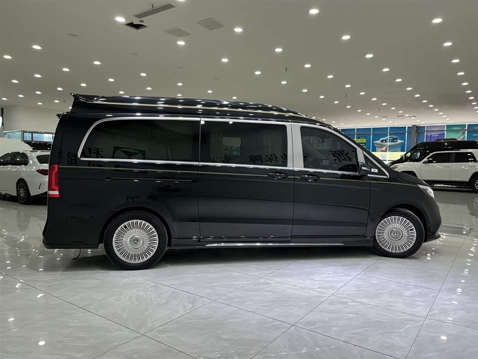 Mercedes-Benz V-class