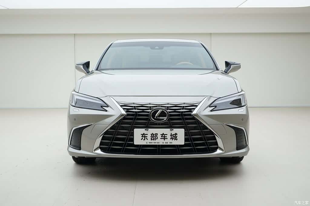 Lexus ES, 2026 2