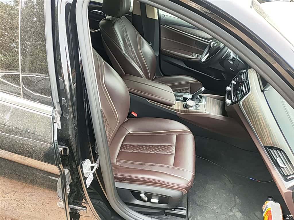 BMW 5 Series, 2018 24
