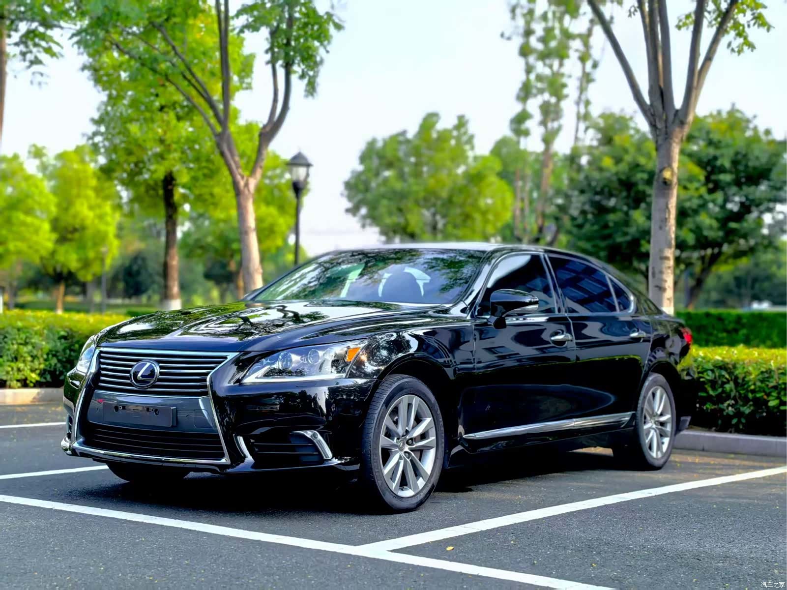Lexus LS, 2014 1