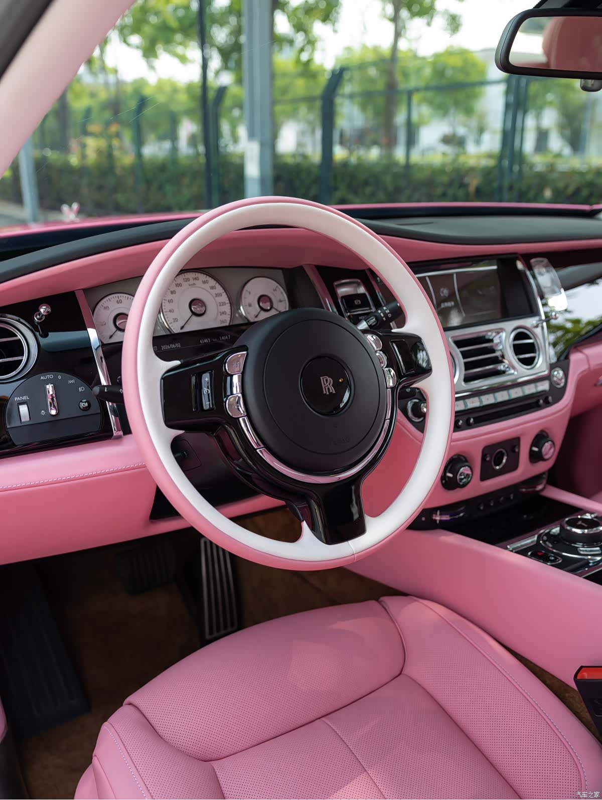 Rolls-Royce Ghost, 2018 10