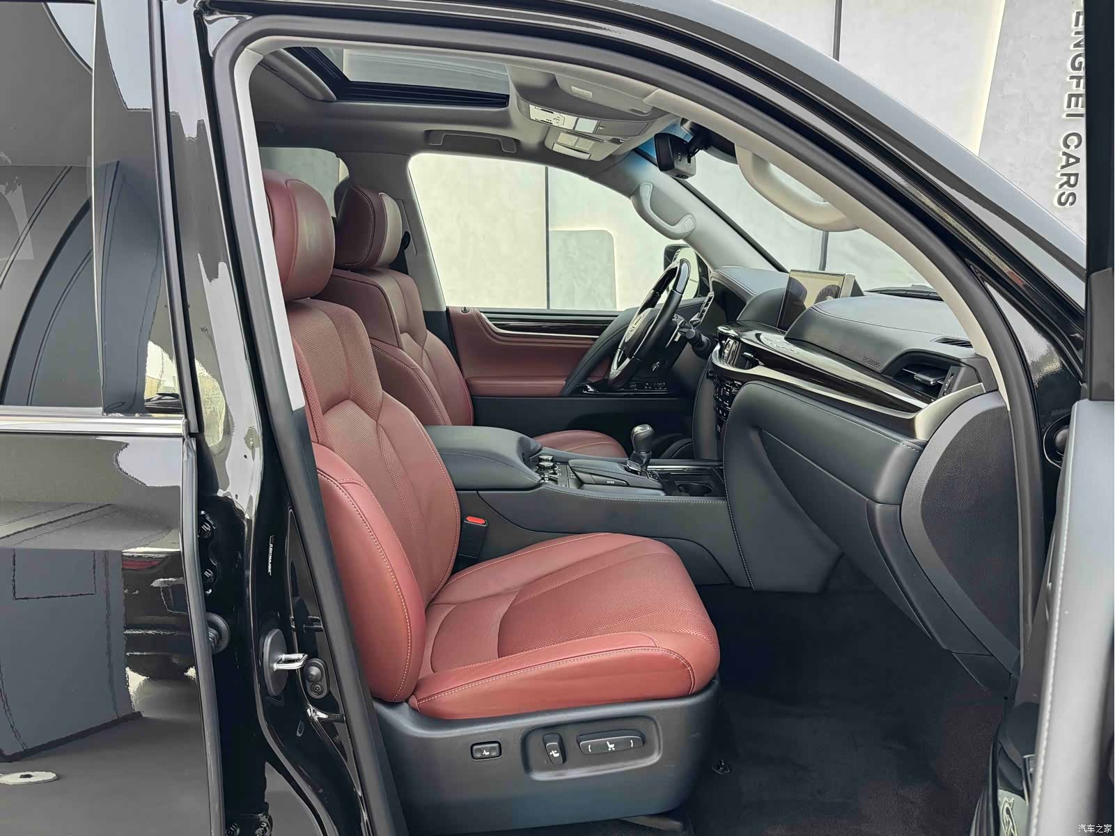 Lexus LX, 2021 9