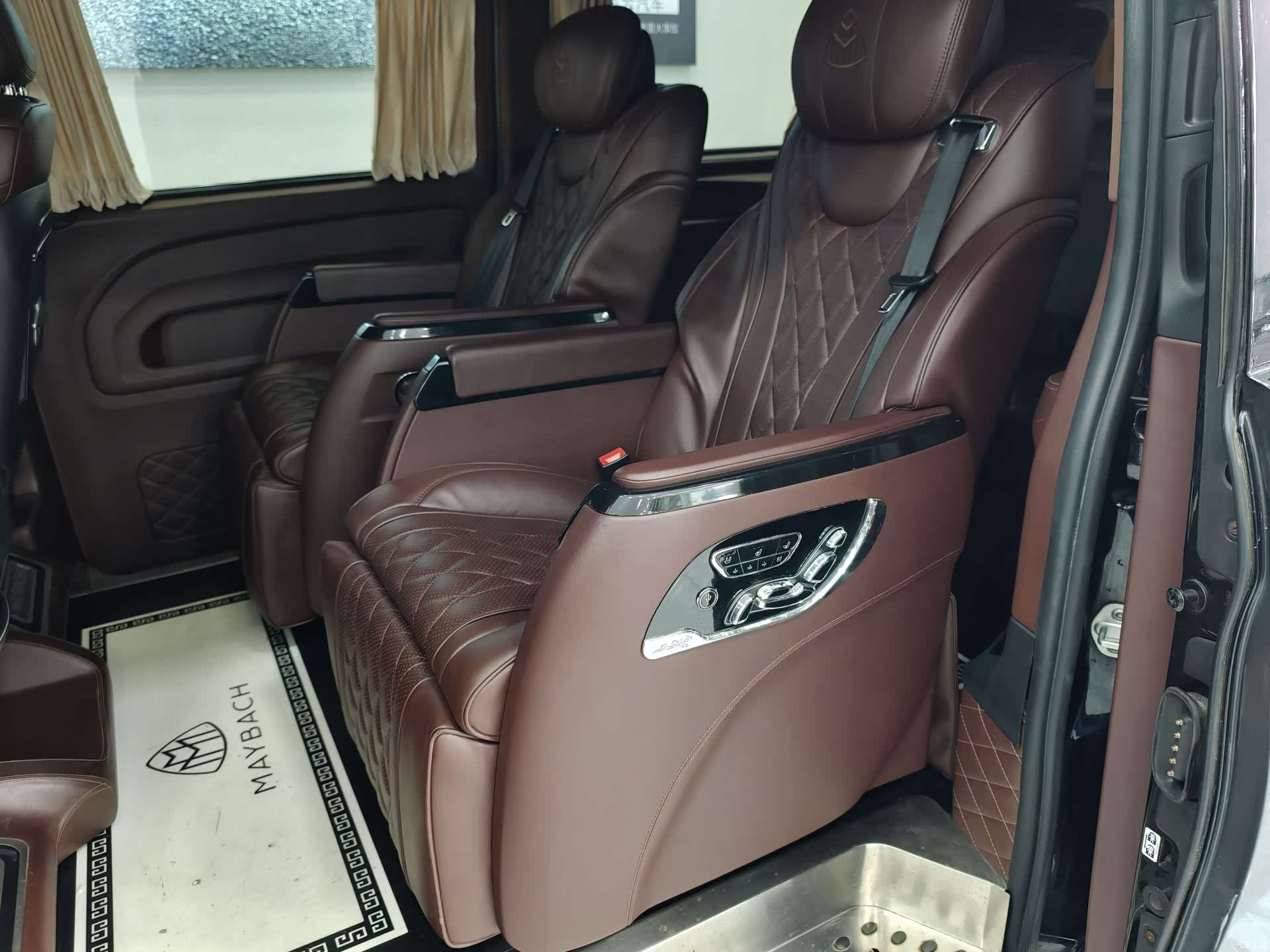 Mercedes-Benz 7, 2021 20