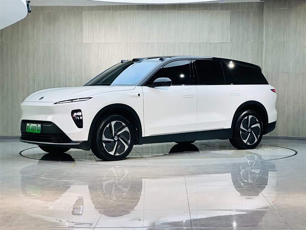 NIO ES8