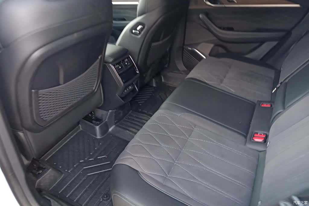 Geely Xingyue L, 2025 11