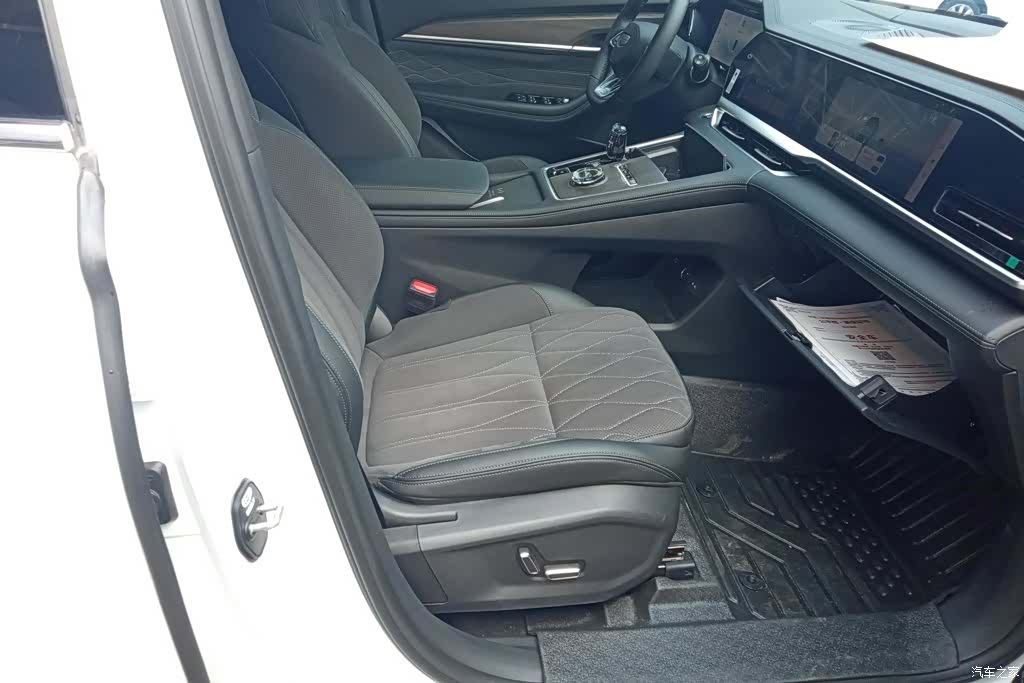 Geely Xingyue L, 2025 8