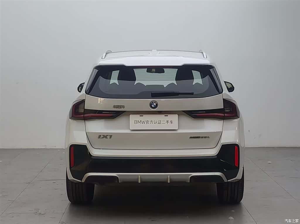 BMW iX1, 2025 все фото