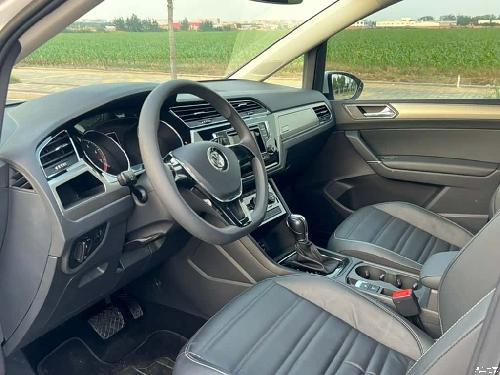 Volkswagen L, 2016 все фото