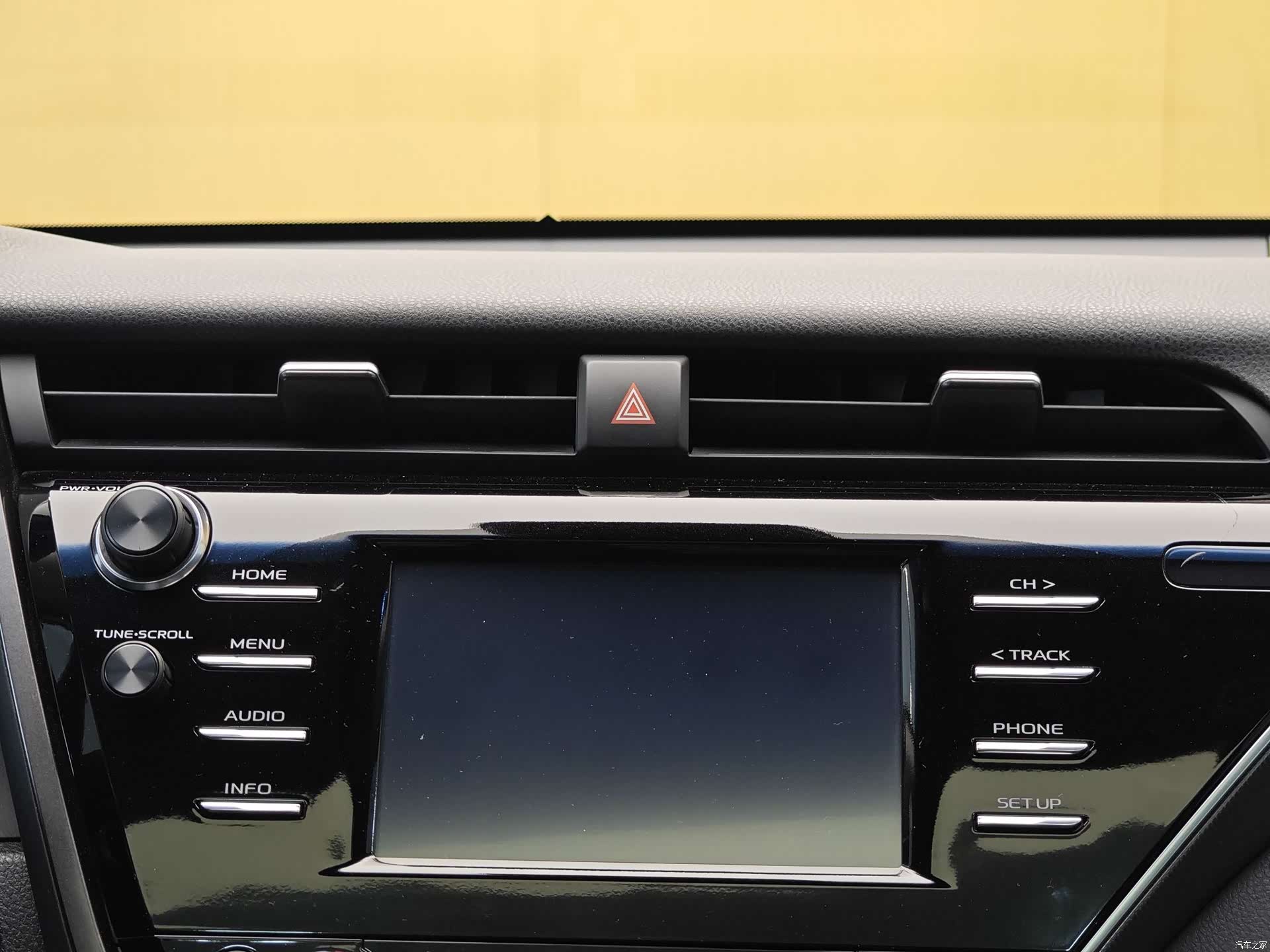 Toyota Camry, 2018 17
