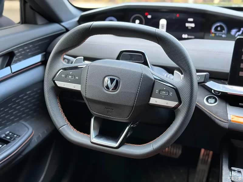 Changan UNI-V, 2025 все фото