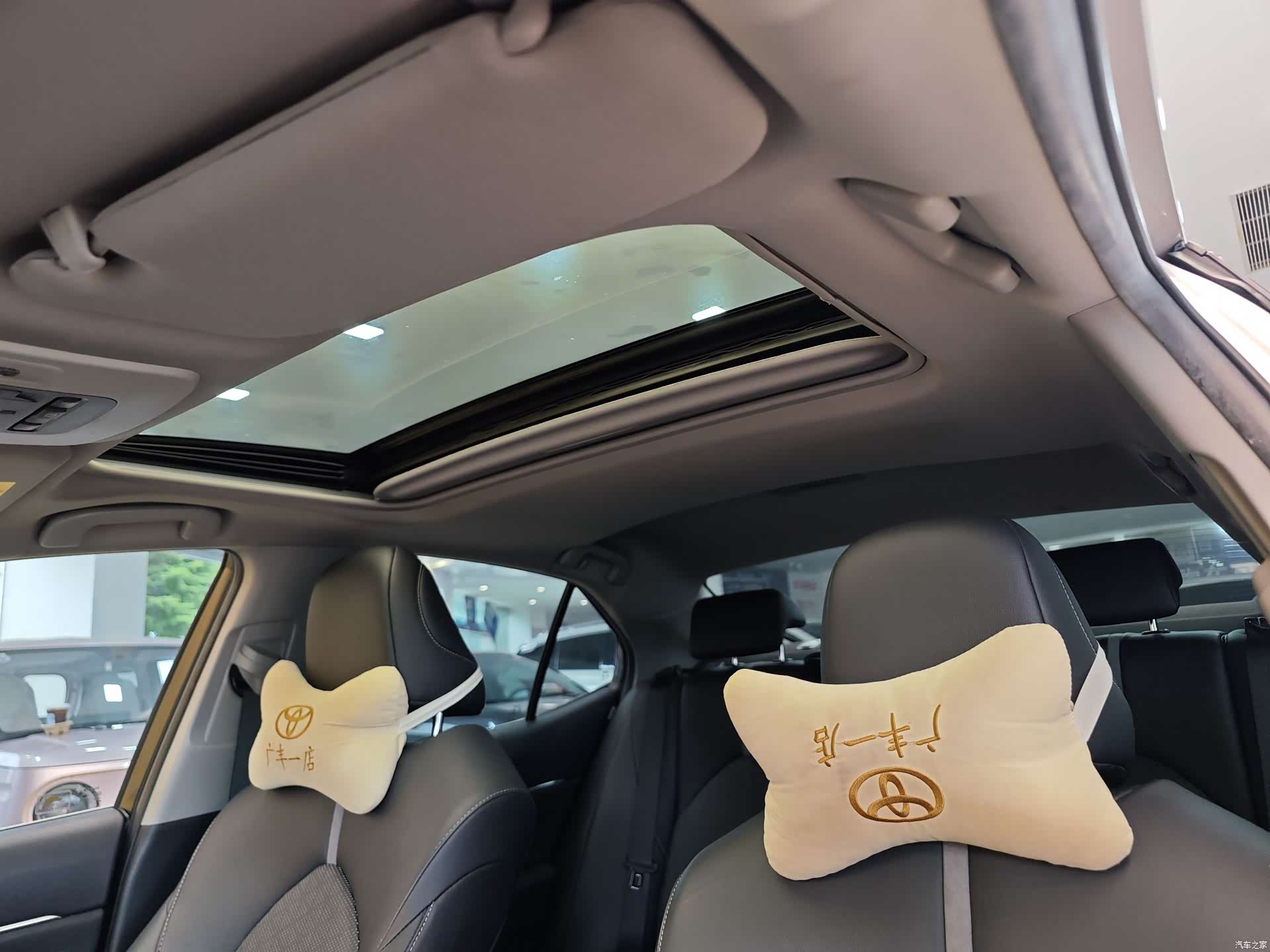 Toyota Camry, 2018 13