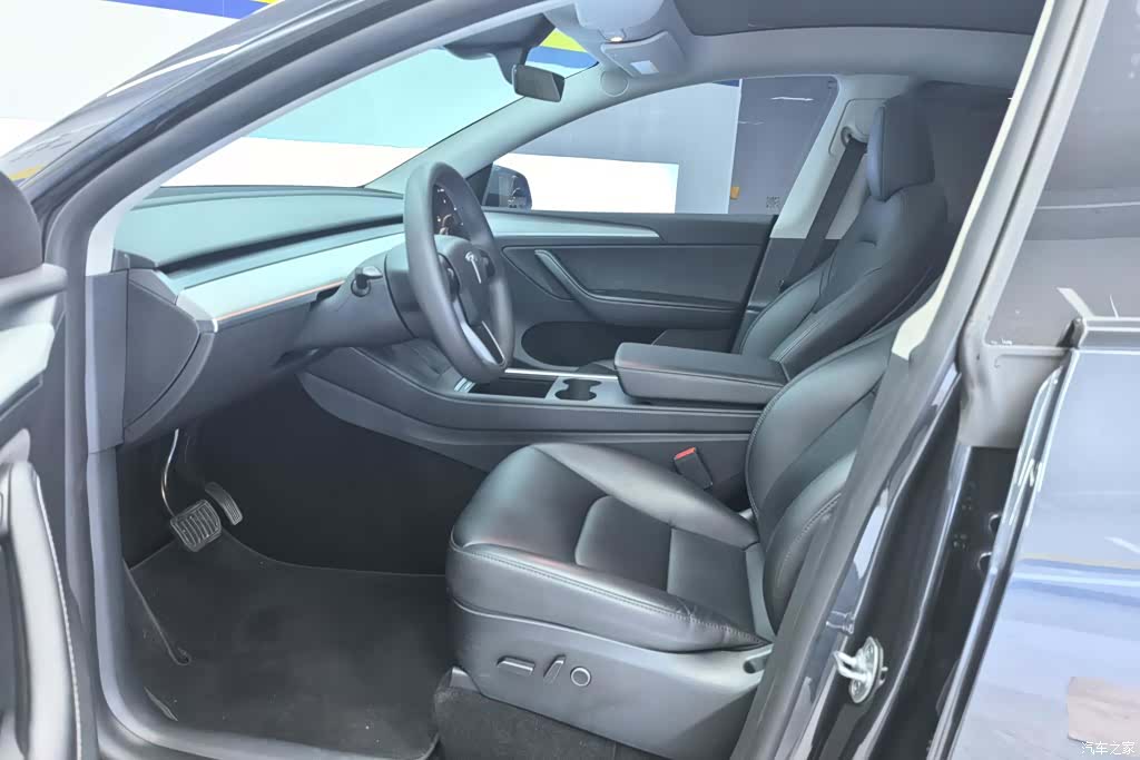 Tesla Model Y, 2024 9