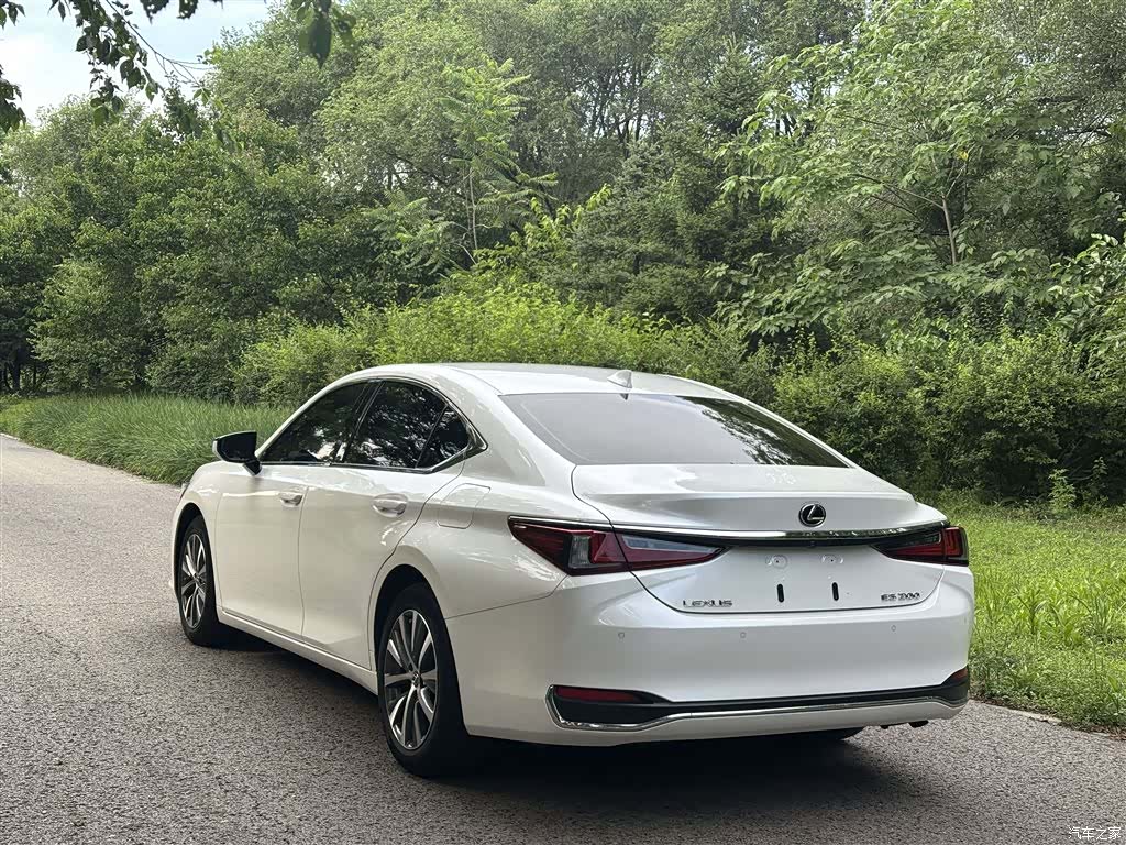 Lexus ES, 2021 6