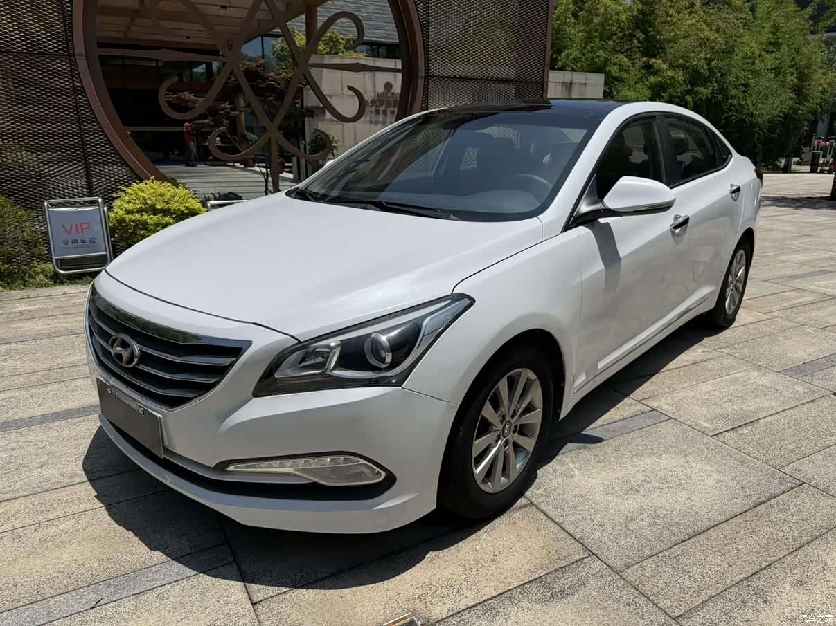 Hyundai DLX