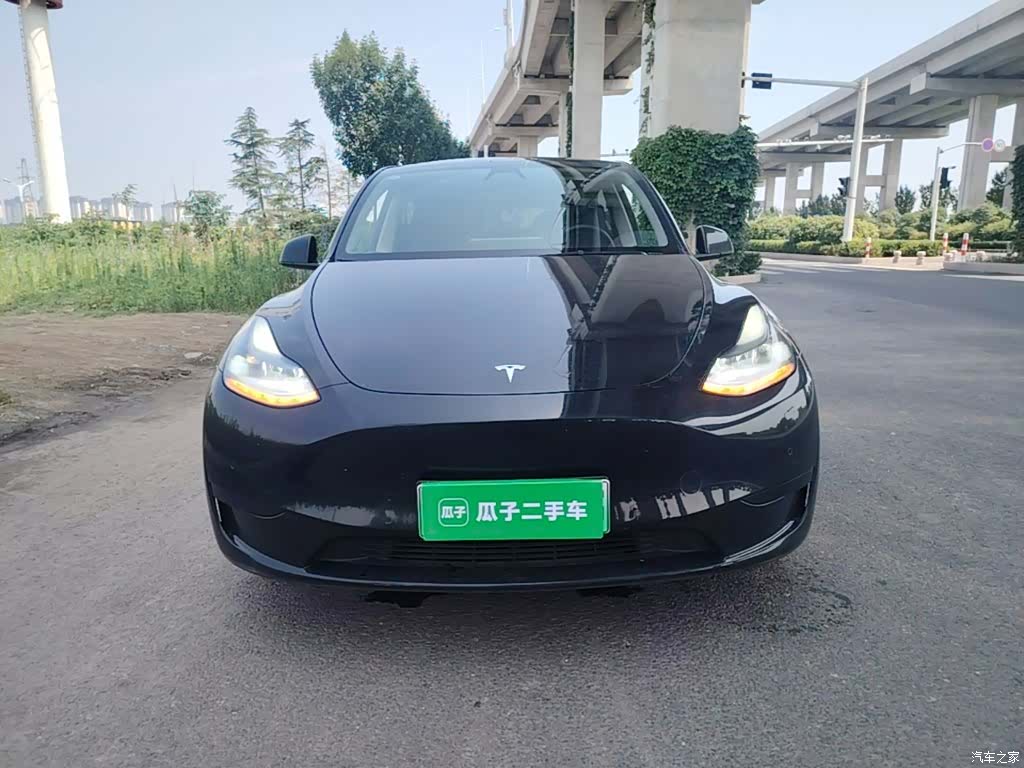 Tesla Model Y, 2023 3