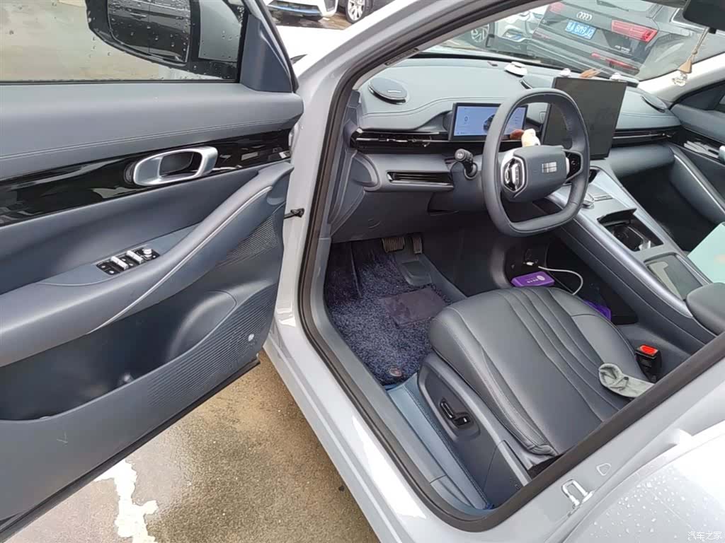Geely Galaxy E5, 2025 12