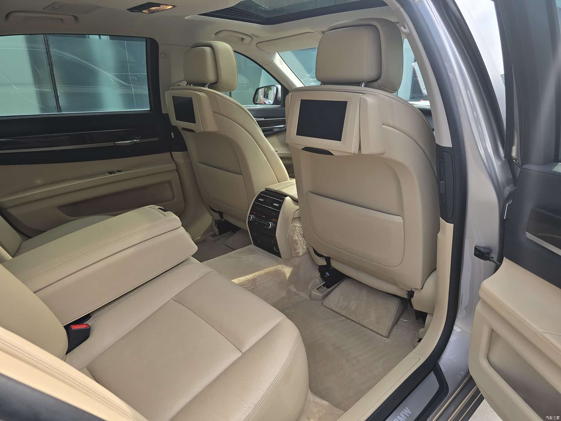 BMW 7 Series, 2011 12