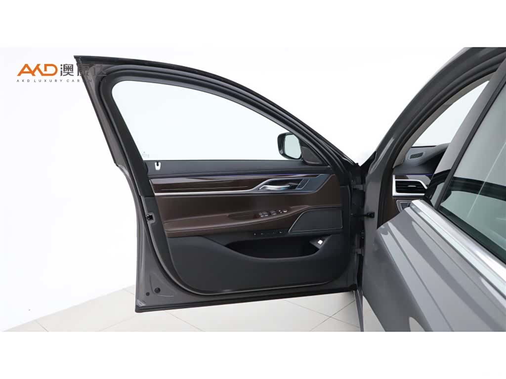 BMW 740Li 3.0T 21, 2023 10