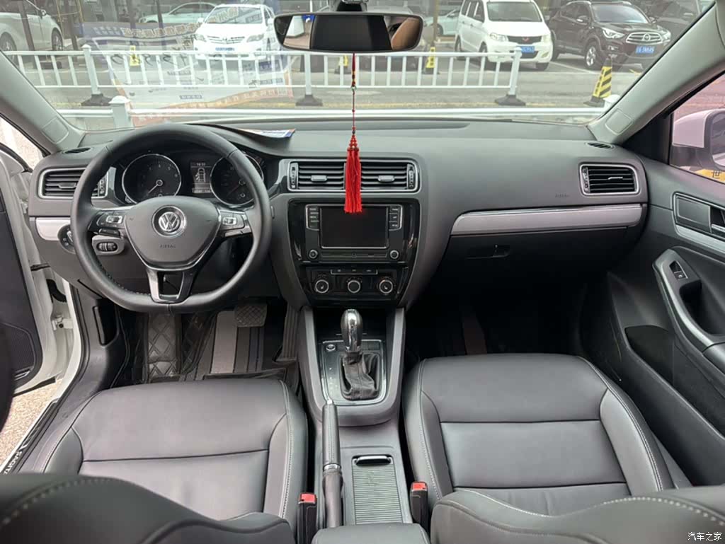 Volkswagen Sagitar, 2017 9