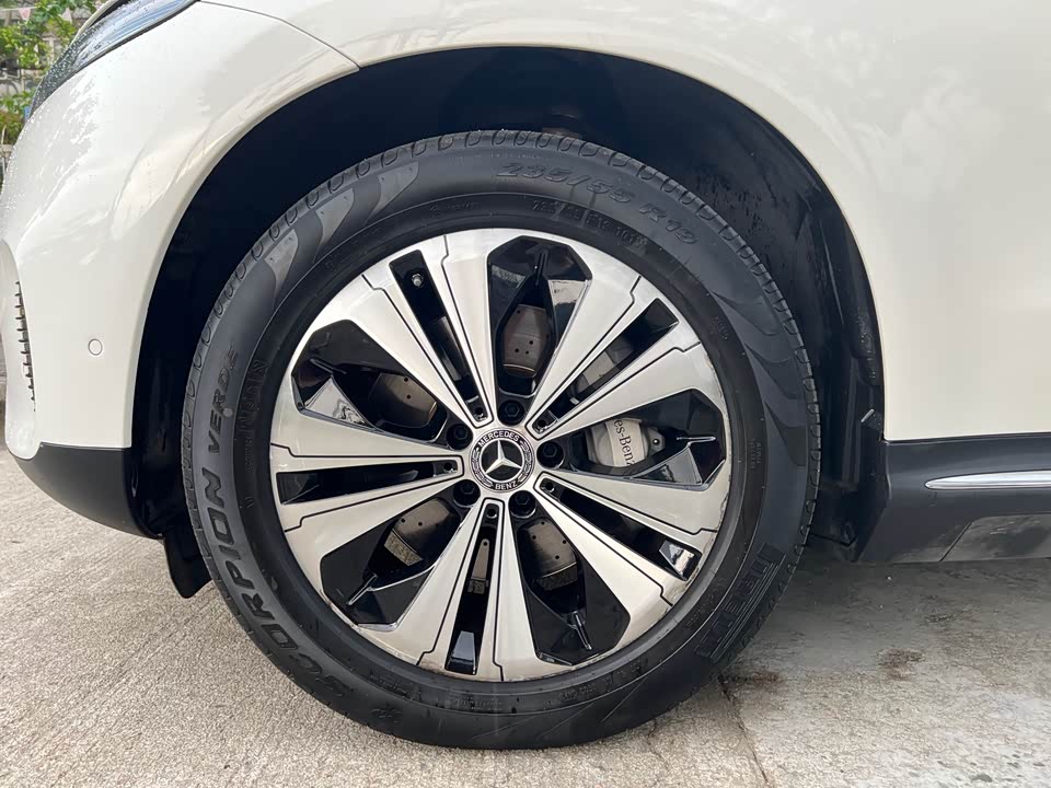 Mercedes-Benz EQC Mercedes-Benz EQC