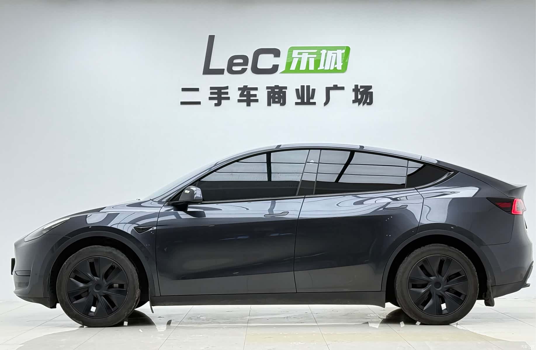 Tesla Model Y, 2024 15