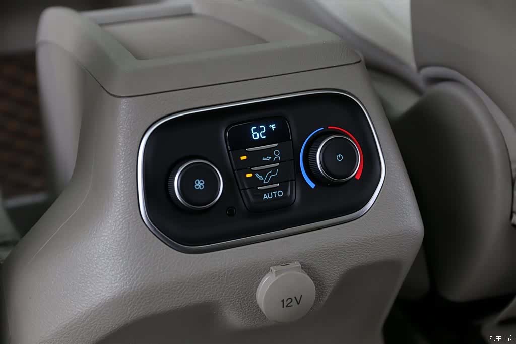 Ford Tourneo, 2021 16