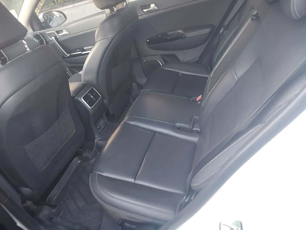 Kia KX5, 2016 13
