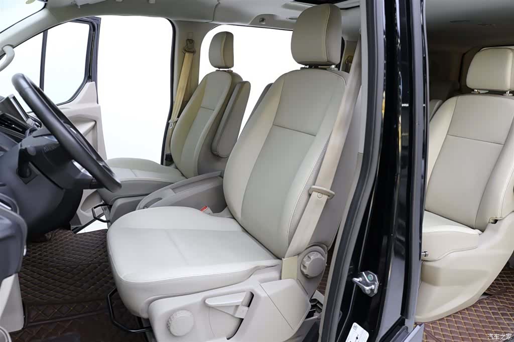 Ford Tourneo, 2021 7