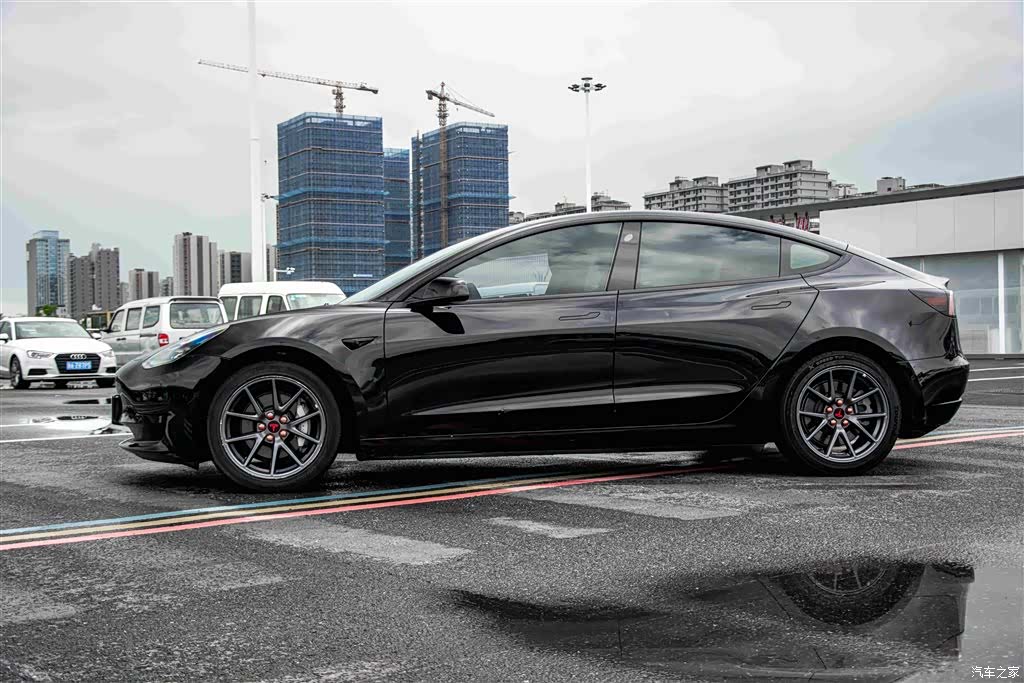 Tesla Model 3, 2022 все фото