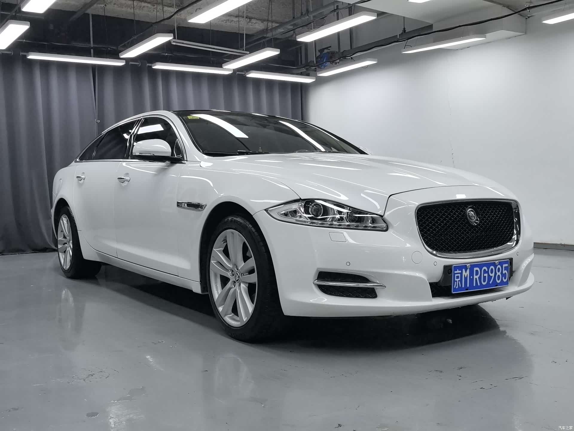 Jaguar XJ, 2012 3