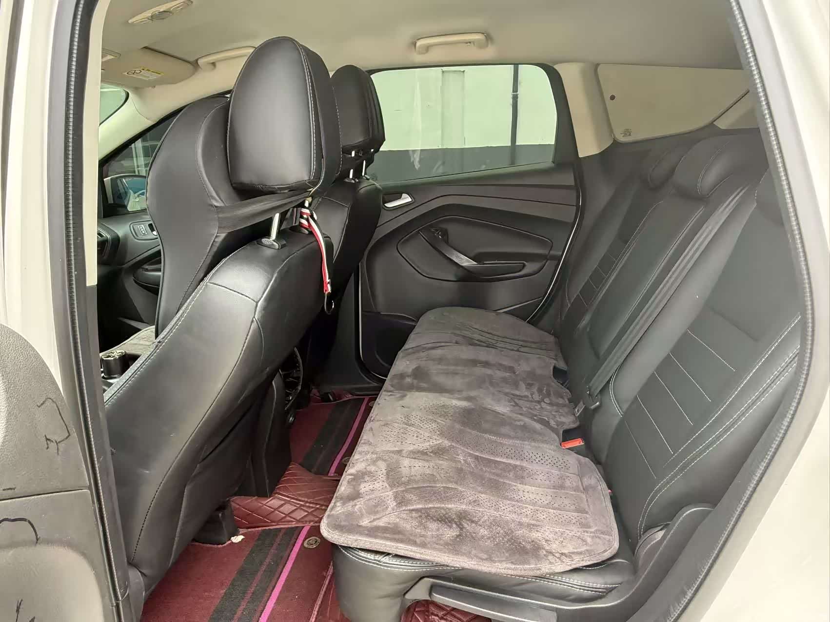 Ford Kuga, 2016 11