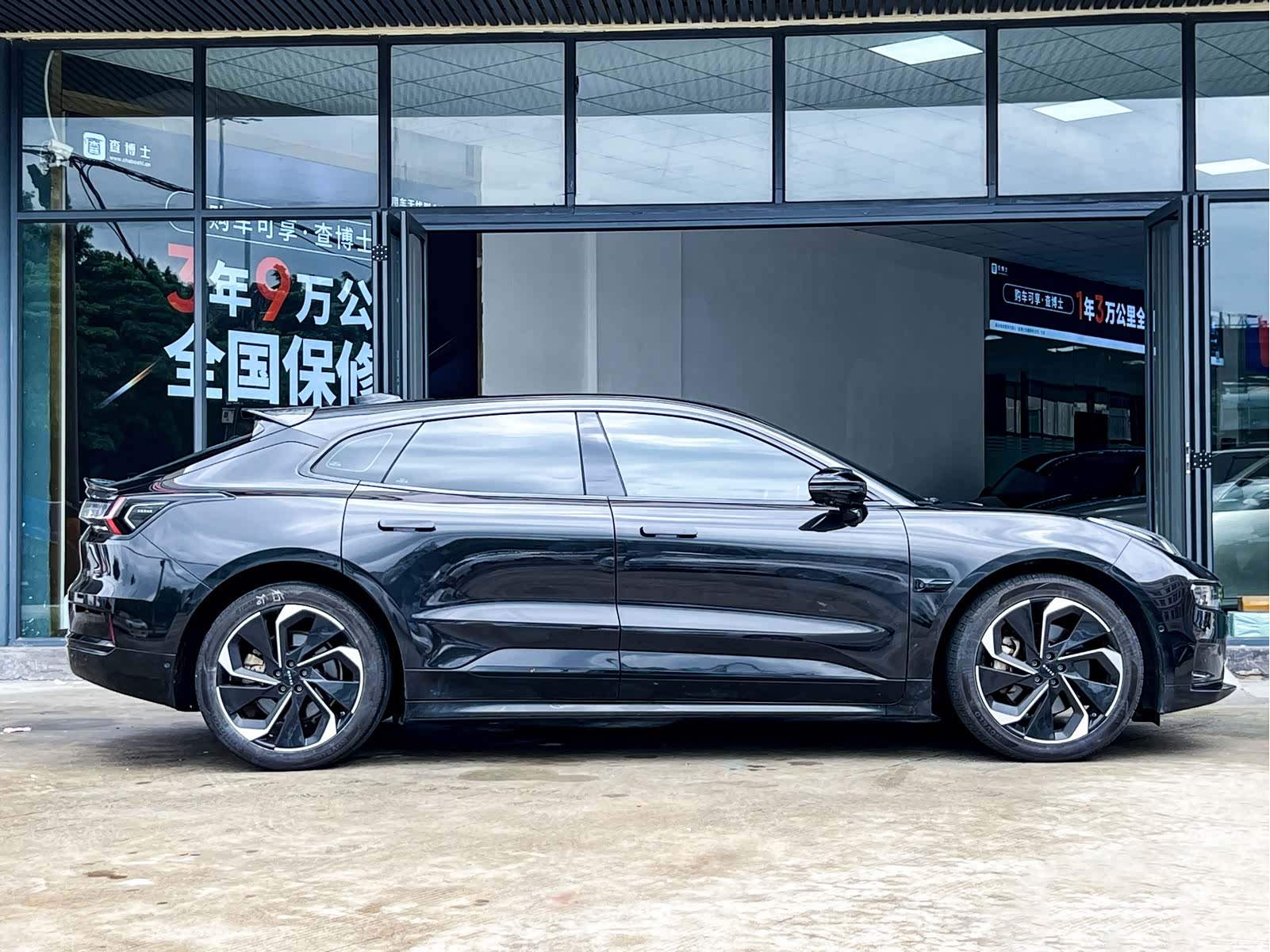 Zeekr 001, 2022 4