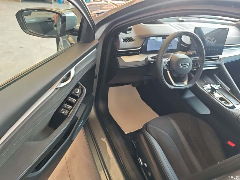 Geely Preface, 2025 16