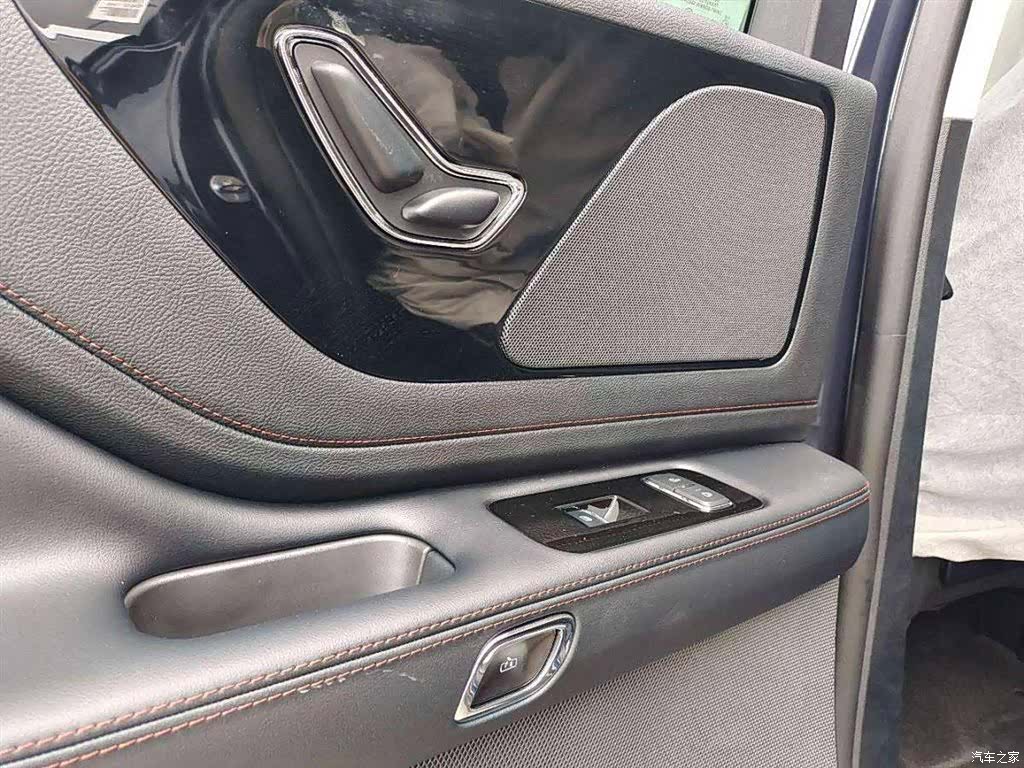 Lincoln Aviator, 2023 11