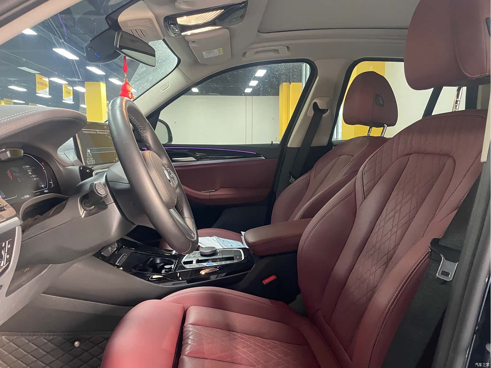BMW iX3, 2025 2