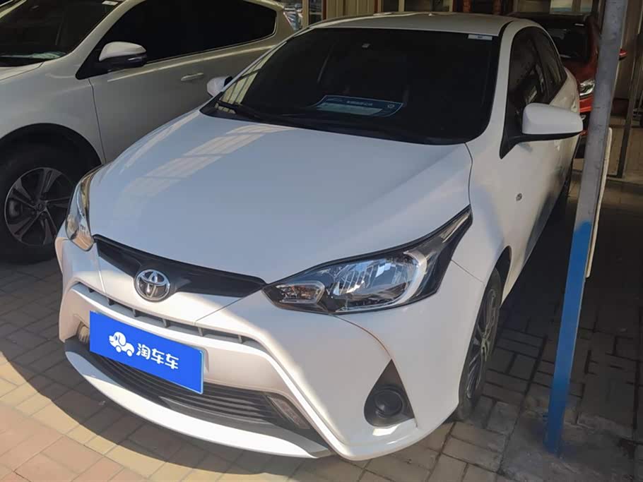 Toyota YARiS L to enjoy