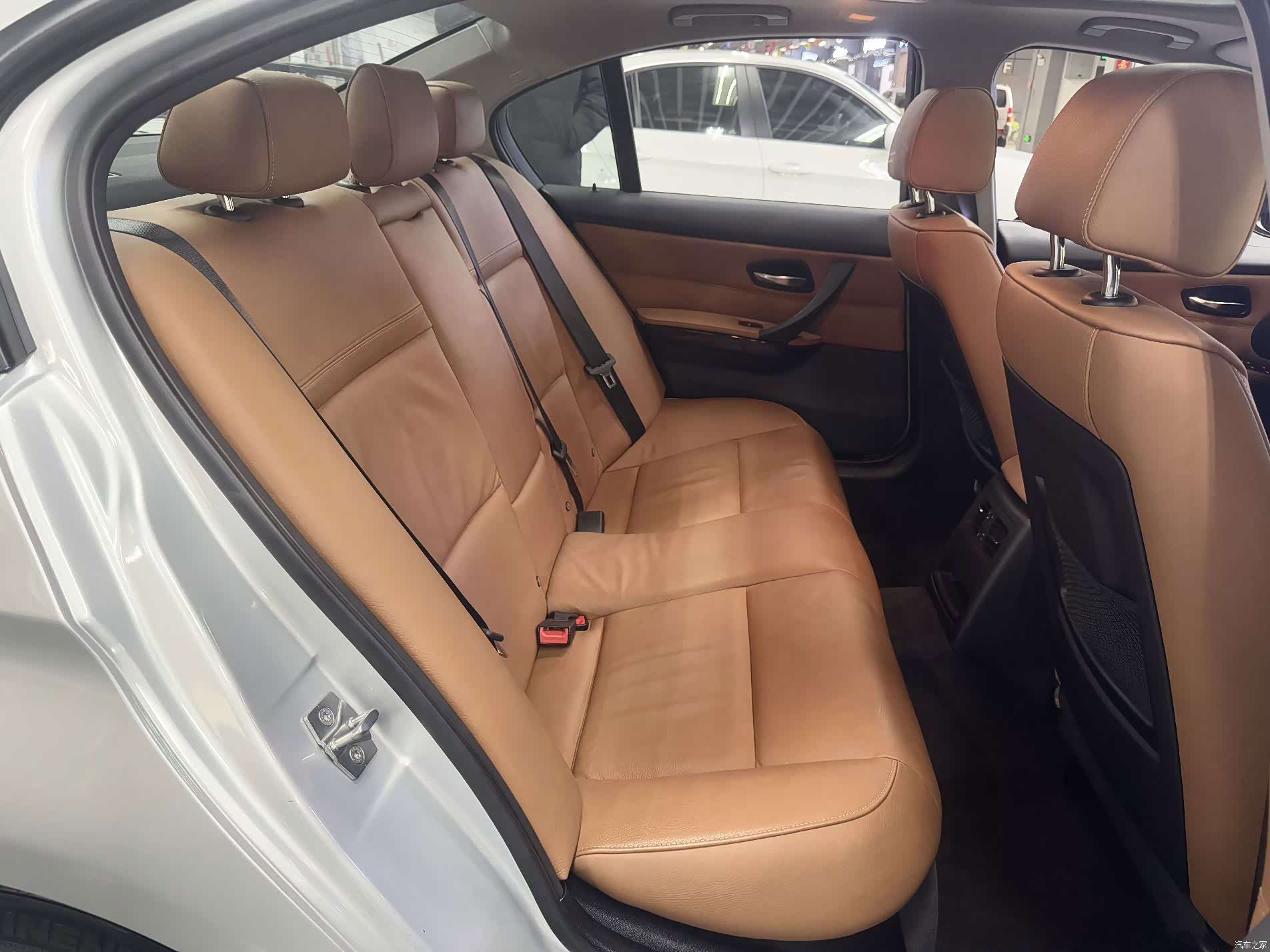 BMW 3 Series, 2011 15