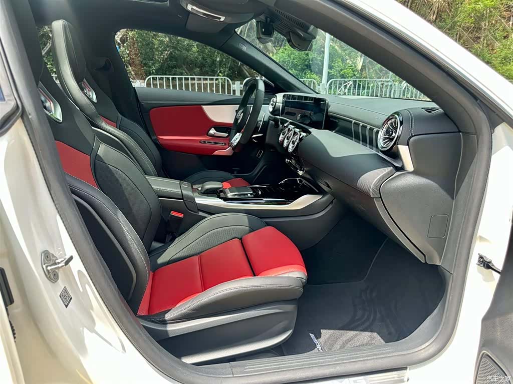 Mercedes-Benz CLA, 2022 10