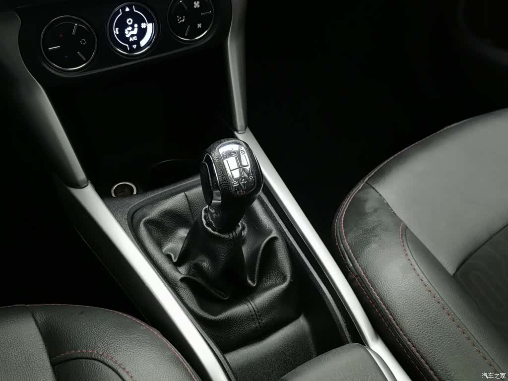 Citroen C3-XR, 2015 13